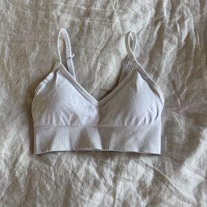 Lululemon Ebb to Street Bra *C/D Cup - size 2